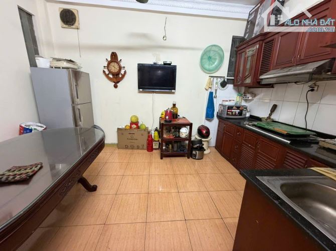 💥LƯU LẠI NGAY: Pháo Đài Láng 48m2, 5T, PL ô tô tránh, KD sầm uất, vỉa hè, MT rộng 4.3m - 4