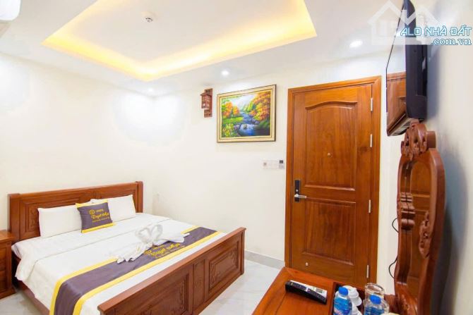 BÁN KHÁCH SẠN VIP 50 PHÒNG NGAY BIỂN BÃI SAU - HẦM ĐI BỘ - NGANG 10 DT 295M2 - 4