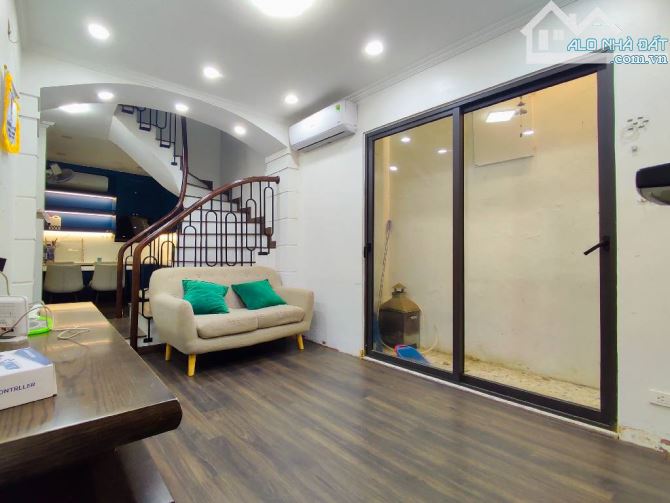 Cần Bán Gắp Nhà Nguyễn Đức Cảnh : Vị Trí Đẹp - Ngõ Thông Ba Gác - Vài Bước Ra Ô Tô - 4