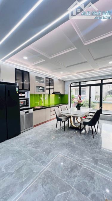 NHÀ PHỐ 6 TẦNG THANG MÁY,ĐƯỜNG 12M CÓ LỀ TRẦN THỊ NĂM (TCH10 CŨ), Q.12, 5*20M, NHỈNH 10 TỶ - 4