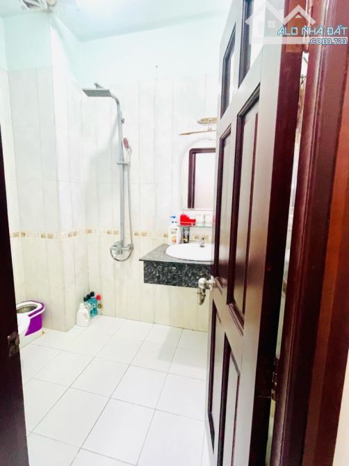 BÁN NHÀ NGAY TRUNG TÂM QUẬN 5 - 38M2 - 5 TẦNG BTCT  - CHỈ NHỈNH 7 TỶ. - 4