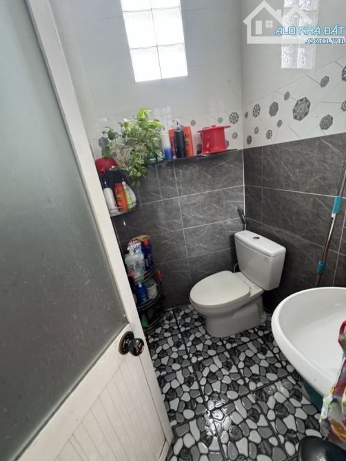 NHÀ ĐẸP 3 TẦNG 75M2(5X15)-LÊ TẤN BÊ-GẦN HỒ HỌC LÃM-GIÁ 5.6 TỶ - 4