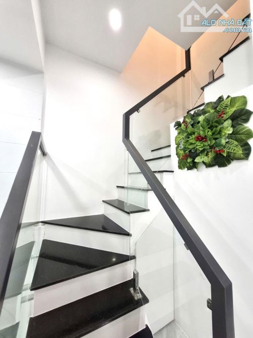 Huỳnh Thiện Lộc - Tân Phú - Vị trí đẹp - Hẻm 8M Thông- 28M2 - 3 Tầng - SHR nở hậu - Chỉ 4. - 4