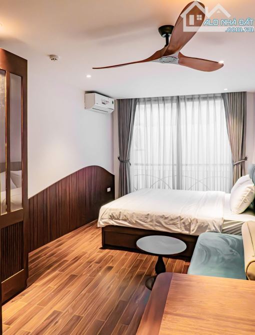 Bán khách sạn mặt phố Nguyễn Khuyến - Vị trí hiếm - Gần Hồ Gươm- 9 tầng thang máy - 3x Tỷ - 4