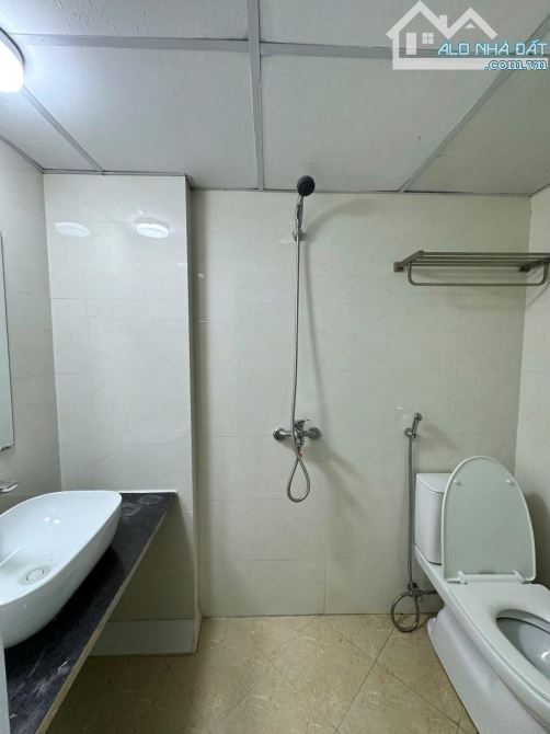 Bán nhà riêng 27m 4 tầng 5 ngủ phố vũ tông Phan Hà Nội giá 3.2tỷ - 4