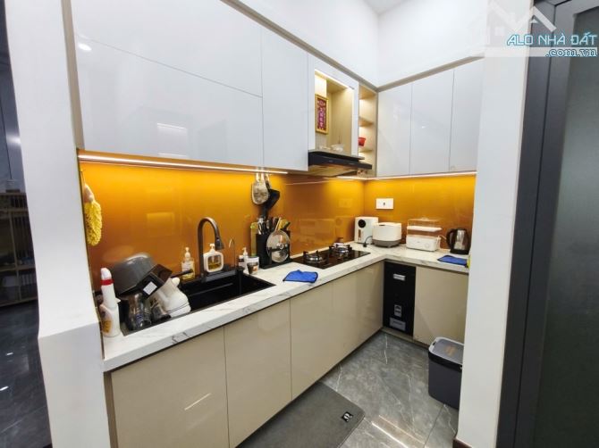 BIỆT THƯ MINI HXH HUỲNH THỊ HAI Q12-58M2-2 TẦNG-FULL NỘI THẤT-GẦN ĐH GTVT-GIÁ 5,2 TỶ - 4