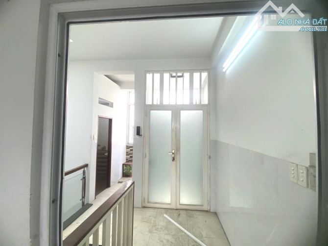 Nhà 4 Tầng hẻm xe hơi 5m đường TÂN THỚI HIỆP 29, Q12,  90m2 (5 x 18), gần Giáo xứ Chợ Cầu - 4