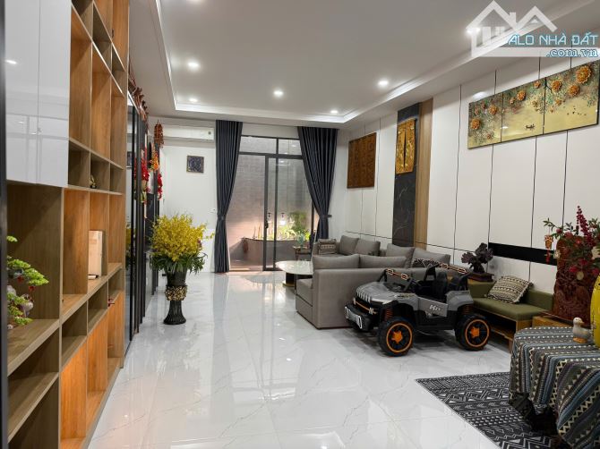 Bán nhà 5 tầng có thang máy ngày trung tâm phố Biển Nha Trang - Đường Trần Nguyên Hãn. - 4