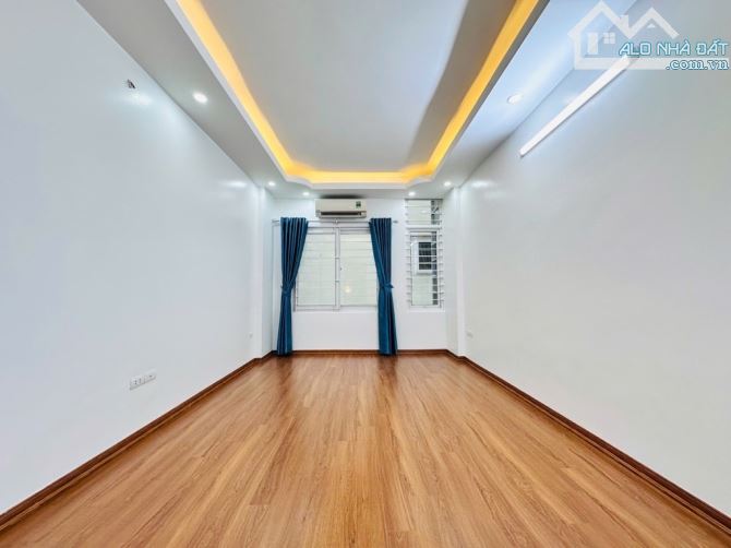 🏡CẦU GIẤY NHÀ ĐẸP GẦN Ô TÔ NHÀ DÂN XÂY 5T CHẮC CHẮN  ✅Dt 35m2  ✅Mt 4.8. ✅Giá chào 7.4 tỷ - 4