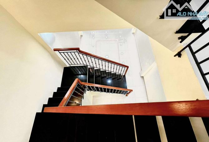 TL CChủ-VIP Bình Thạnh-4 x18-Vuông-4 Tầng Thiết Kế Đẹp-Gara Để2 Xe Hơi Hẻm Thông-Nhỉnh 11T - 4