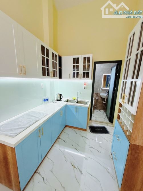 Bán gấp nhà 2 mặt hẻm ô tô Âu Dương Lân, Quận 8, 3PN, nhà mới, giá chỉ 5.x tỷ - 4