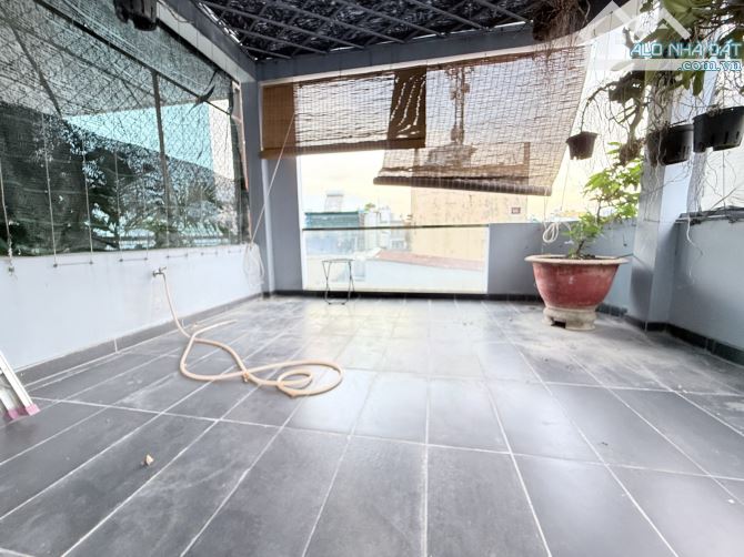 QUẬN 3 SÁT MẶT TIỀN - XE HƠI ĐẬU CỬA- SỔ A4 - LÔ GÓC KLGQH- 4 TẦNG HOÀN CÔNG - 4