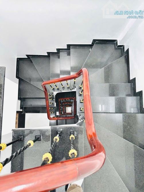 Bán nhà đường Bờ Sông Sét diện tích 34m2, xây 5 tầng. Mặt tiền 4.7m. Giá 9.5 tỷ . - 4