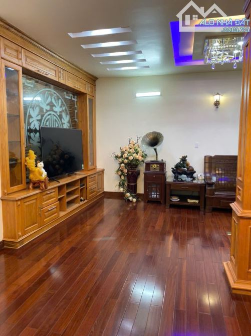 Bán căn biệt thự 4 tầng đẹp tại Văn Cao khu vực đông dân cư - 5