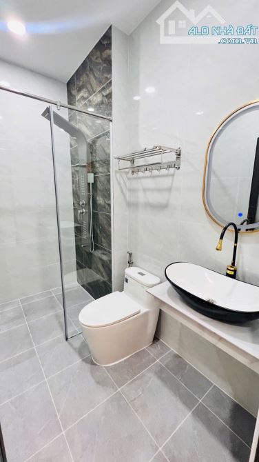 NHÀ PHỐ 6 TẦNG THANG MÁY,ĐƯỜNG 12M CÓ LỀ TRẦN THỊ NĂM (TCH10 CŨ), Q.12, 5*20M, NHỈNH 10 TỶ - 5
