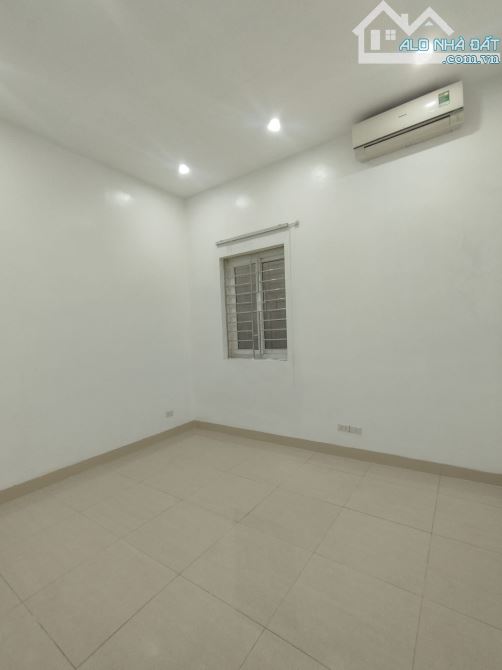 Mô tả:  💥 Nguyễn Ngọc Nại 42m -5 Tầng  - KCBT - LÔ 2 MẶT THOÁNG - VF3 Vào Nhà Mô tả: -giá - 5