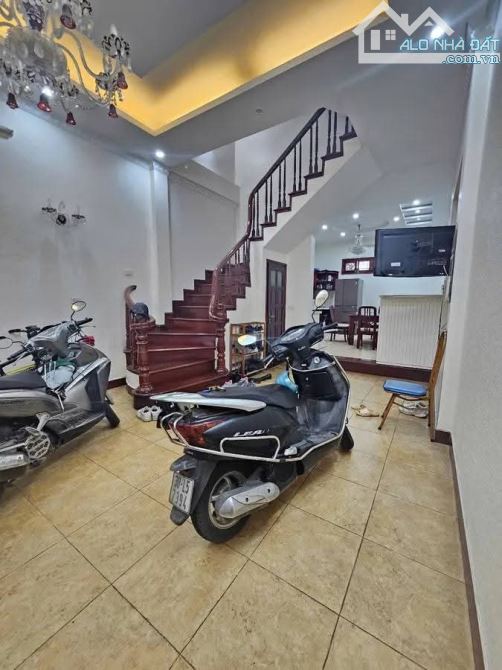 THÁI THỊNH - ĐỐNG ĐA - PHÂN LÔ CAO CẤP - KINH DOANH - Ô TÔ CHẠY VÒNG QUANH - 53M - 25,9 TỶ - 5