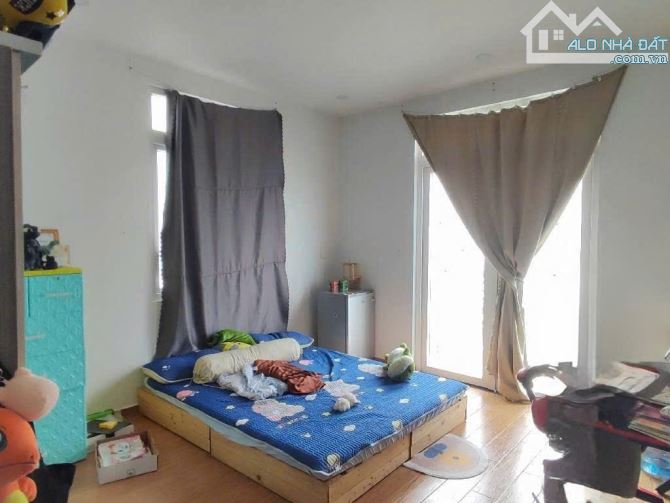 Nhà 4 tầng đường HÀ HUY GIÁP phường TX Q12 dt 68m2 (5,8mx12m) Đường 6m DÒNG TIỀN 10TR/TH - 5
