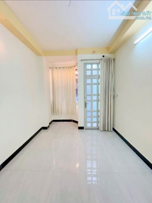BÁN NHÀ QUẬN 4 KHU VIP 20 THƯỚC 4 TẤM ĐÚC GIÁP Q1 HẺM 4M THÔNG GIÁ 5 TỈ TL HÌNH THẬT - 5