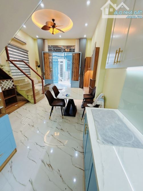 Bán gấp nhà 2 mặt hẻm ô tô Âu Dương Lân, Quận 8, 3PN, nhà mới, giá chỉ 5.x tỷ - 5