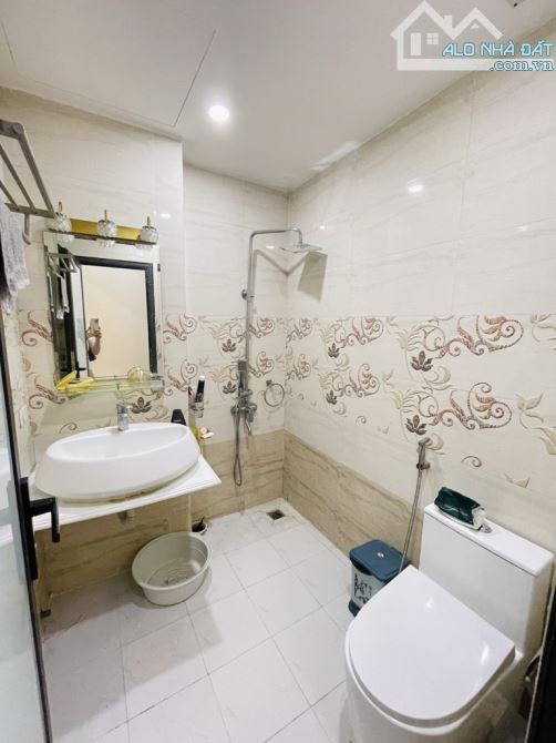 Bán nhà phố Ngọc Thụy 38m2- 4 tầng- 3 phòng ngủ- 7.9 tỷ, ô tô, gần trường Việt Pháp - 5