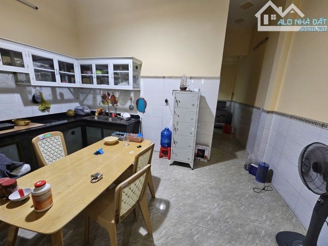 Bán nhà mặt tiền Nguyễn Thị Tươi 4.8 tỷ, 3 tầng - Đang cho thuê 6tr/tháng - 6