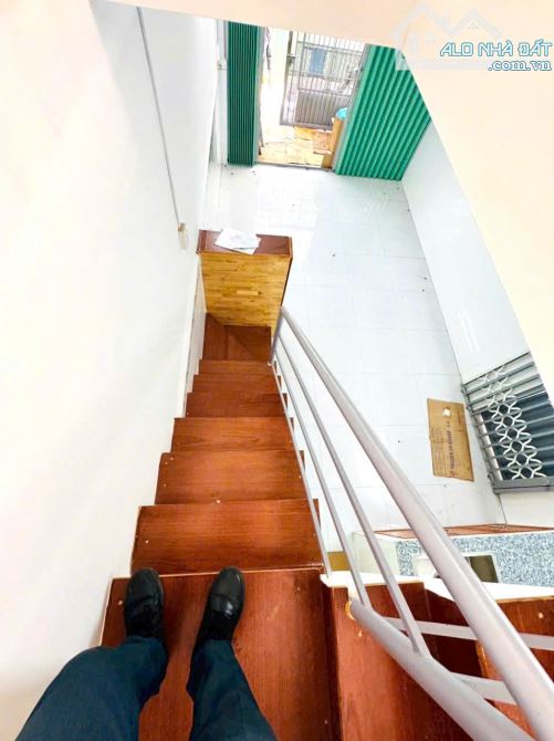 MẶT TIỀN 2 GÓC LÊ QUỐC HƯNG Q4 NGANG 3.4 DÀI 9 - 2 TẦNG CÓ 3 TỶ - 6