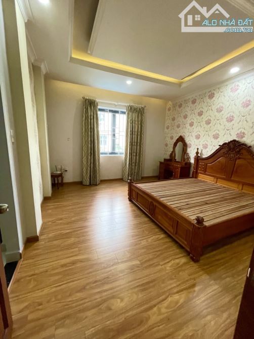 BIỆT THỰ 3 TẦNG, KHU VILA VẠN XUÂN ĐƯỜNG HÀ HUY GIÁP, Q.12, HẺM 12M, 7*15M, NHỈNH 7 TỶ - 6