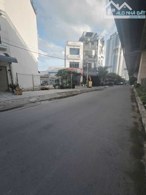 Lô đất đẹp góc 2 mặt tiền đường nguyễn thị thập , tân phú , q7 cũ ( p.tân mỹ ) 🔥 5 x 10 - 6