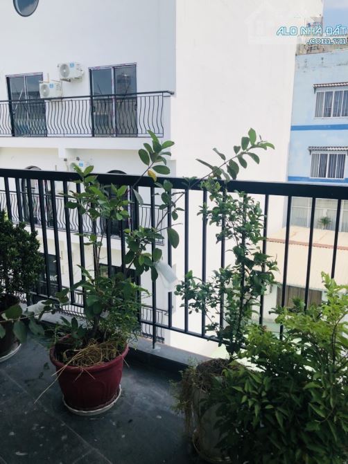 NGAY CHỢ PHẠM VĂN BẠCH - 4 TẦNG KIÊN CỐ - NGANG 5M - KHU PHÂN LÔ CAO CẤP - XE HƠI NGỦ TRON - 6