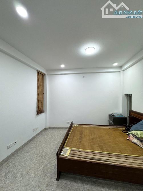 Bán nhà riêng 27m 4 tầng 5 ngủ phố vũ tông Phan Hà Nội giá 3.2tỷ - 6
