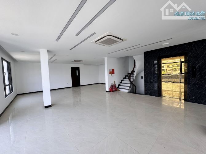 SIÊU PHẨM , BIỆT THỰ TỔNG CỤC 5, YÊN XÁ ,THANH TRÌ, DT 220M, 5T, MT 30M,GIÁ BÁN 81 TỶ. - 6