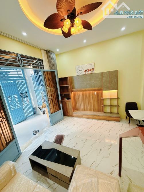 Bán gấp nhà 2 mặt hẻm ô tô Âu Dương Lân, Quận 8, 3PN, nhà mới, giá chỉ 5.x tỷ - 6