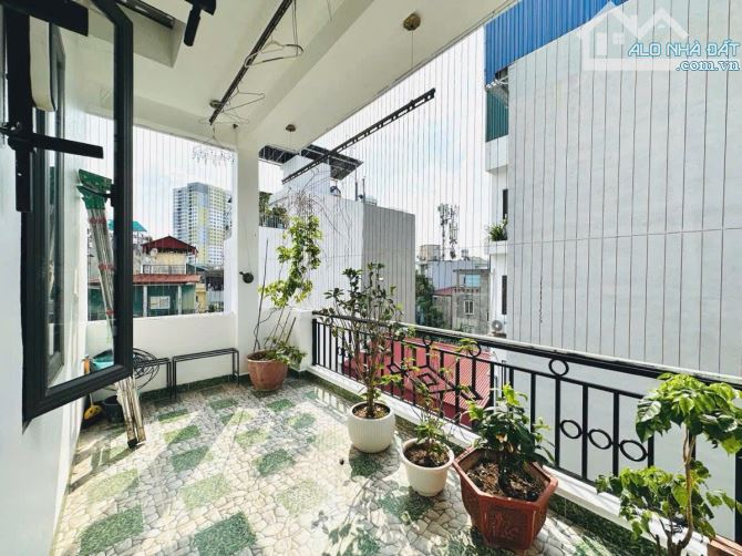 Bán nhà đường Bờ Sông Sét diện tích 34m2, xây 5 tầng. Mặt tiền 4.7m. Giá 9.5 tỷ . - 6