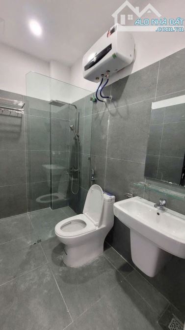(Đẹp) Cần tiền bán căn nhà 3 T mới đường 3m Đất Đỏ,Kiến An dt 52m2.Giá 2,5 T - 7