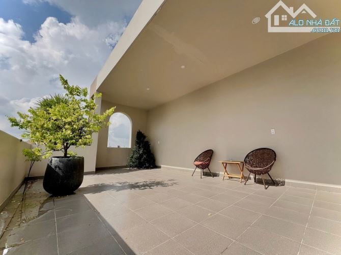 Giá 15,5 tỷ. Bán nhà 3 lầu đẹp. Góc 2 mặt tiền đường NGuyễn Ái Quốc. 5x32m. Sàn 430m2. - 7