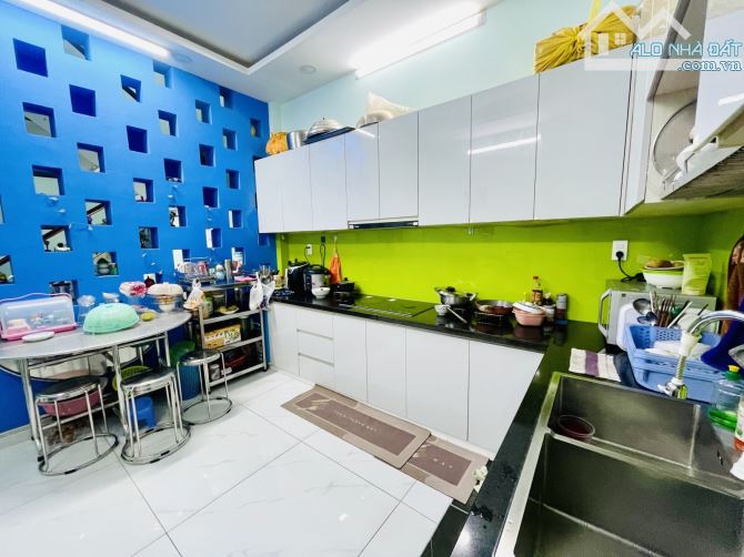Bán nhà mặt tiền kinh doanh Phú Nhuận - 6 tầng - 60m2 - kinh doanh tốt - 7