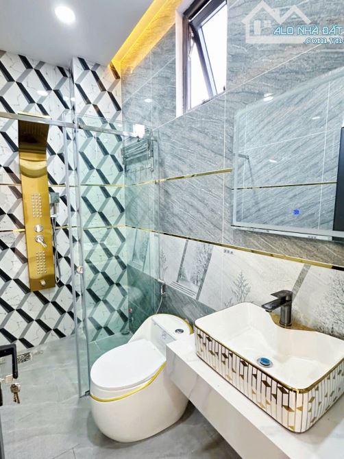 NGAY TÊN LỬA BÌNH TÂN - LÊ ĐÌNH CẨN - NHÀ HIỆN ĐẠI GIÁ TỐT - 68m2 - 5 TẦNG - NHỈNH 7 TỶ. - 7