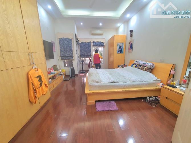 Bán gấp-Nhà Ngụy Như Kon Tum-gara oto 7c-Thông Kd- Dt 60m2- Giá 18 tỷ - 7