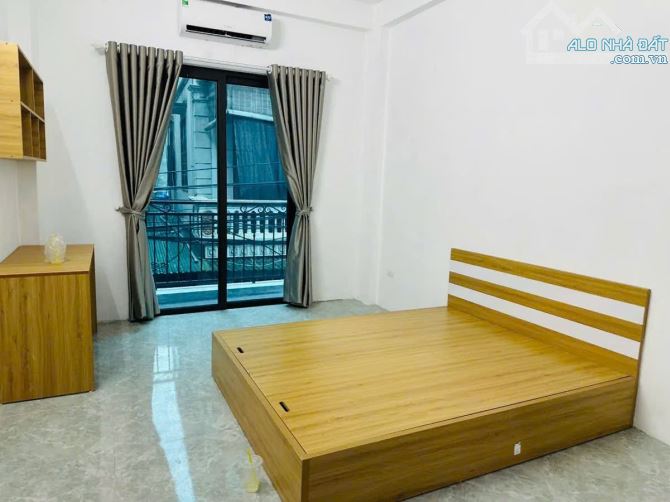 CCMN mặt phố Lai Xá 70m2 - 7 tầng - 12 phòng rộng - 7