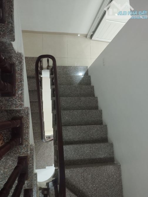 Mô tả:  💥 Nguyễn Ngọc Nại 42m -5 Tầng  - KCBT - LÔ 2 MẶT THOÁNG - VF3 Vào Nhà Mô tả: -giá - 7
