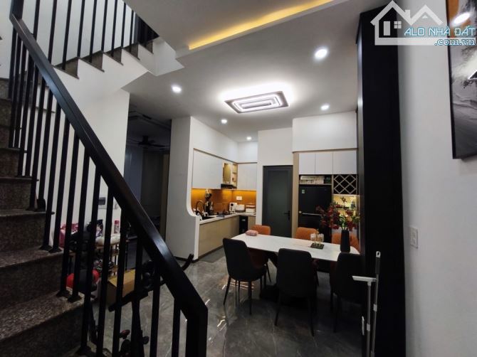 BIỆT THƯ MINI HXH HUỲNH THỊ HAI Q12-58M2-2 TẦNG-FULL NỘI THẤT-GẦN ĐH GTVT-GIÁ 5,2 TỶ - 7