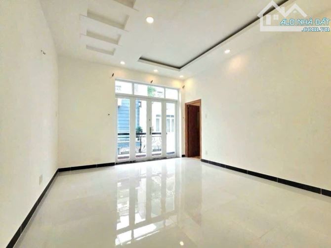 Bán nhà đẹp long lanh - hẻm xe hơi Thị trấn 5.3*10 giá: 7xtoi - 7