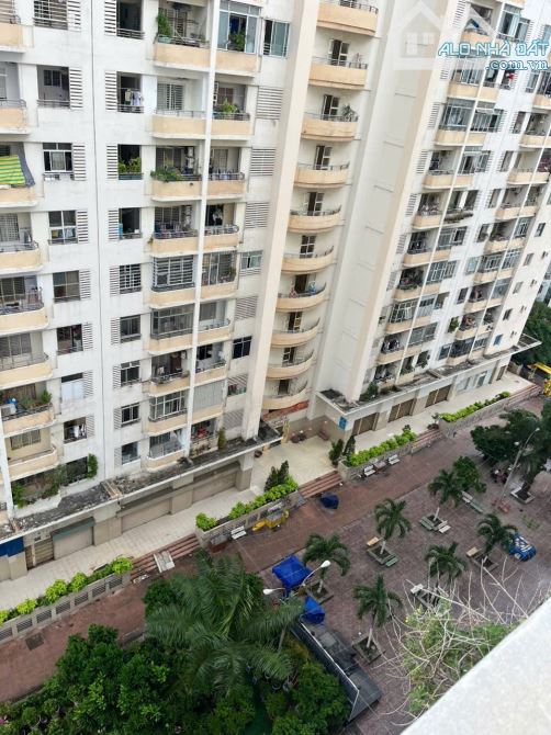 Cần bán căn hộ chung cư Ngô Gia Tự Block B 29 đường Hòa Hảo, P2, Q10, TPHCM.  DT: 83m² - 8