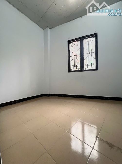 SÁT MẶT TIỀN Q4 NGANG 5.5 DÀI 3.5  ĐÚC BÊ TÔNG CÓ 2 TỶ - 8