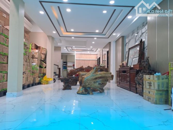 NHÀ ĐẸP 5 TẦNG – HXT DƯƠNG QUẢNG HÀM, P6, GÒ VẤP - NT CAO CẤP – GARA – 130M² – CHỈ 16.9 TỶ - 8