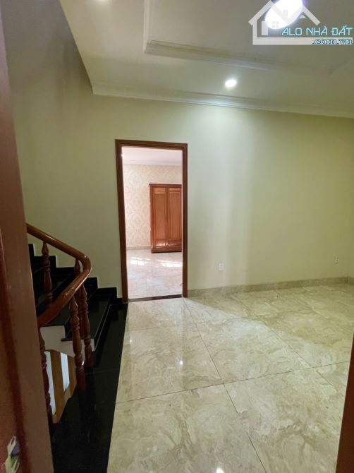 BIỆT THỰ 3 TẦNG, KHU VILA VẠN XUÂN ĐƯỜNG HÀ HUY GIÁP, Q.12, HẺM 12M, 7*15M, NHỈNH 7 TỶ - 8