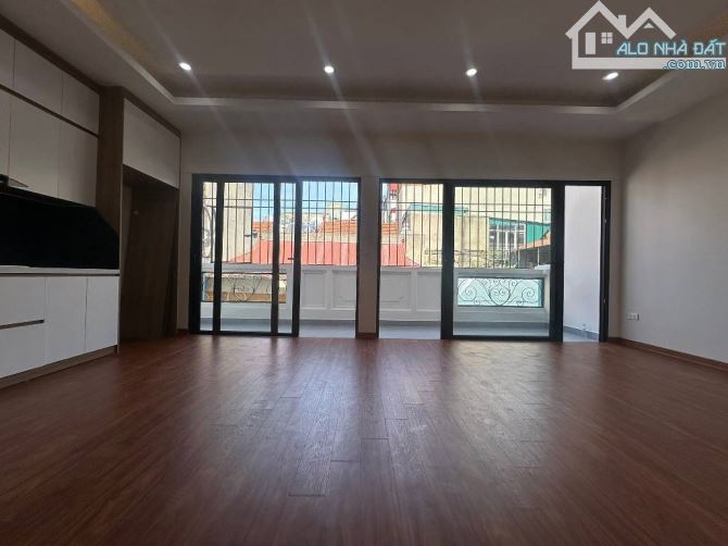 NHÀ ĐẸP PHỐ LÊ TRỌNG TẤN-NGÕ THÔNG Ô TÔ TRÁNH-KINH DOANH ĐỈNH-40M2-4 TẦNG-16,3 TỶ - 8