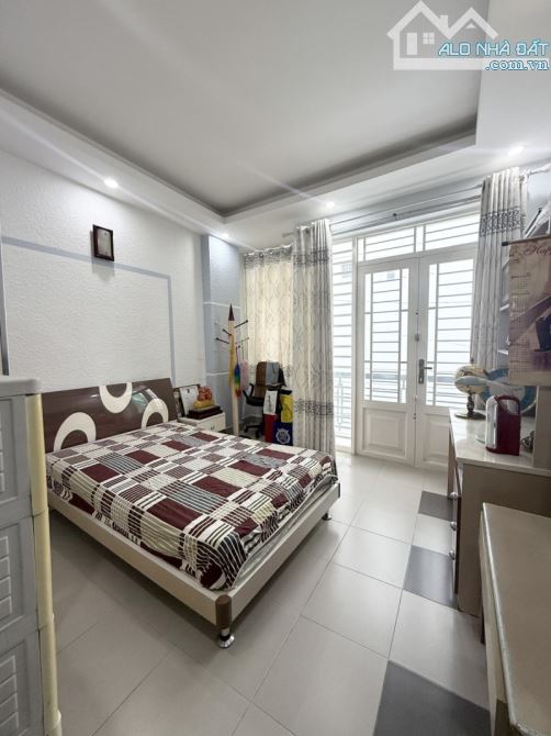 PHẠM VIẾT CHÁNH QUẬN 1 - 50M2 CÁCH Ô TÔ ĐỖ 5M - NHÀ MỚI ĐẸP GIÁ TỐT - 8