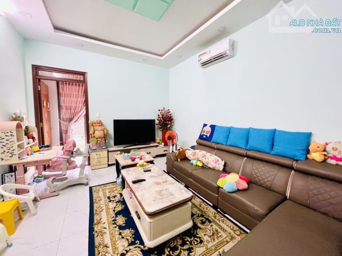 Bán nhà mặt tiền kinh doanh Phú Nhuận - 6 tầng - 60m2 - kinh doanh tốt - 9